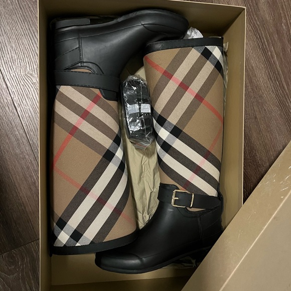 Burberry Rain Boots - Picture 3 of 8